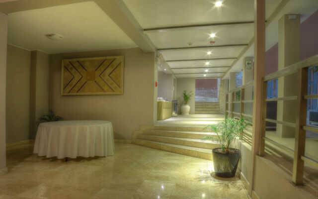 Sol de Oro Hotel & Suites