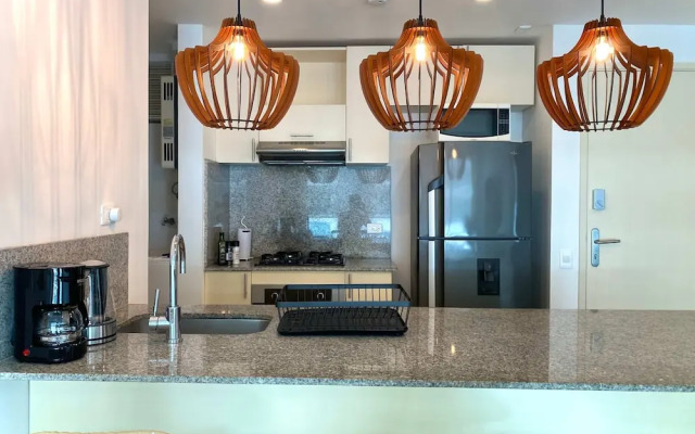 w Impeccable 2BR w Charming Balcony in CTG