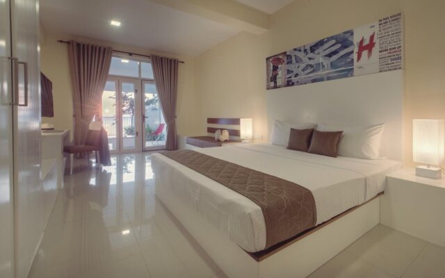 Hush Lagoon 30
