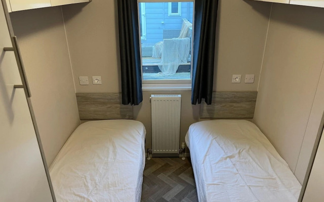 Charming Chalet With Spacious Enclosed Garden