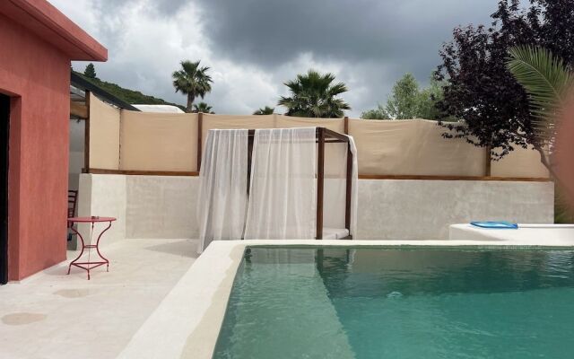 Rustic Hill Private Pool Suites