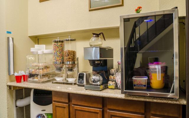 Rodeway Inn Mitchell