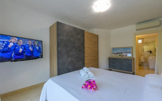 Rivoltella Apt With Pool 600m From Lake
