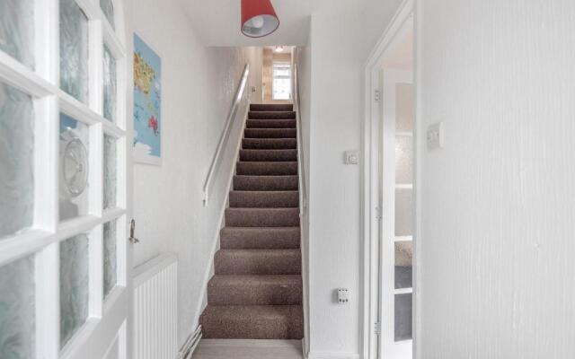 Tms Lovely 3 Bed House-tilbury-free Parking