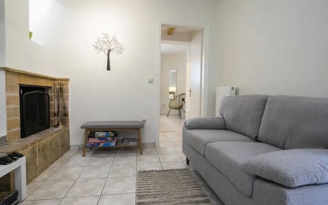 Garden House in Anavyssos