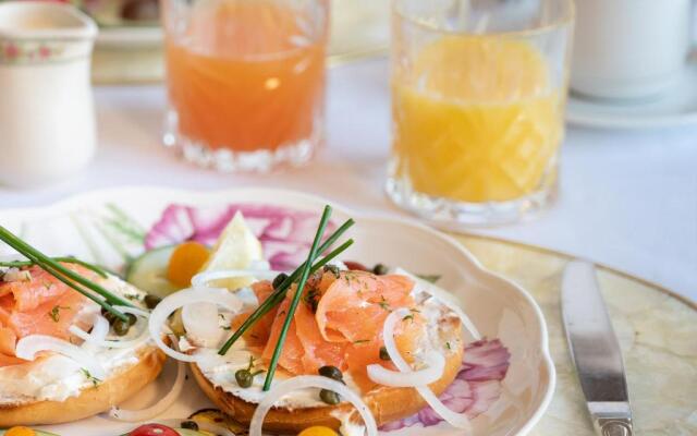 The Plantation Inn - Free Breakfast