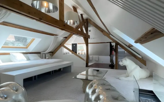 Estate in Saint-pavace Near Le Mans Circuit