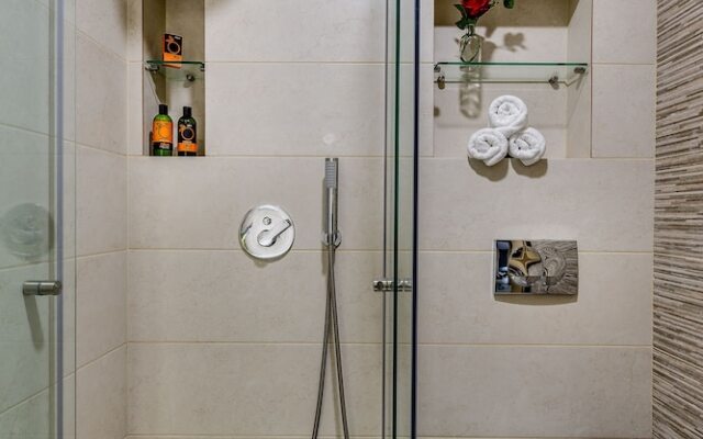 City Breeze Apartment