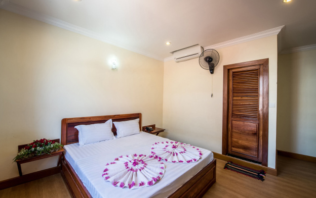Seng Hout Hotel