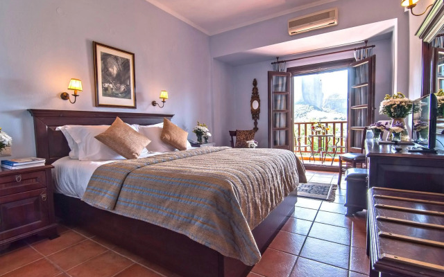 Doupiani House Hotel