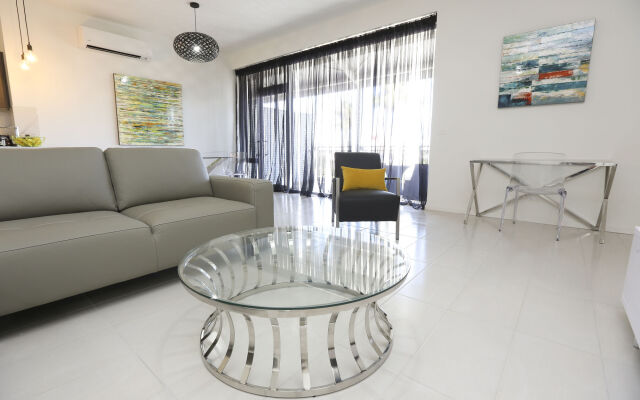 Indulge Apartments CBD