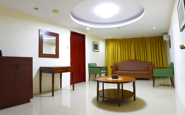 OYO 824 Chinatown Lai Lai Hotel