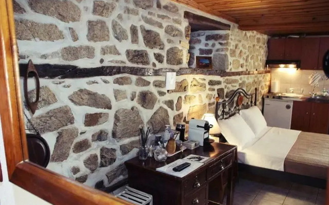 Aristotelis Guest Houses