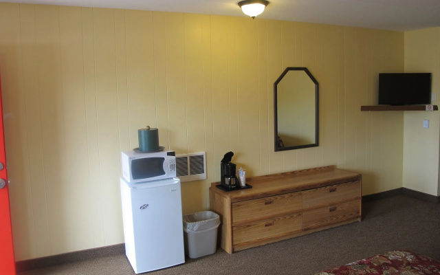 All Star Inn & Suites
