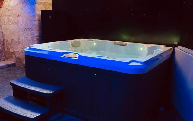 Mieuxqualhotel jacuzzi privatif La retro
