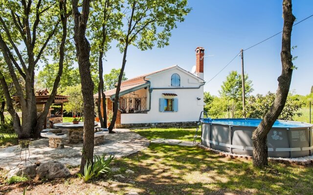 Lovely Holiday Home In Rovinj With Private Swimming Pool