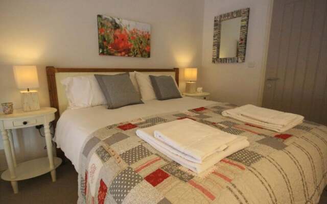 Cobnut Barn, Bourton On The Water