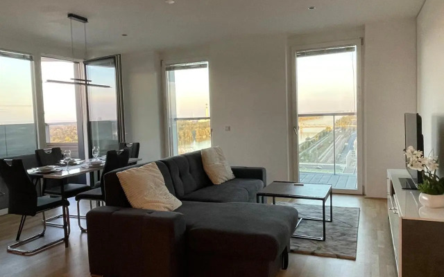 Luxury Waterfront Sky Residence