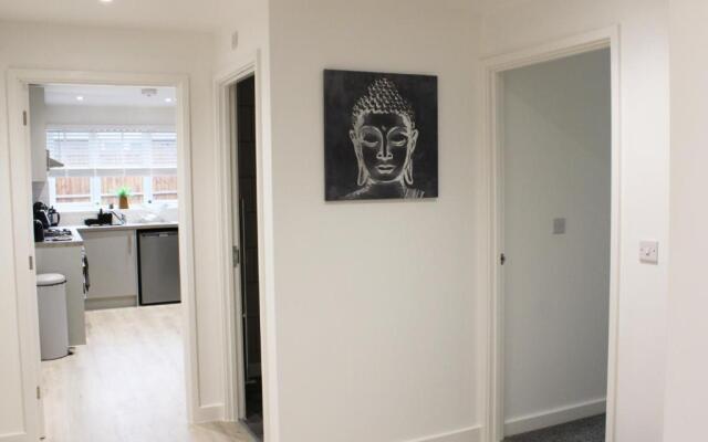 Low Cost, 4 Bed with Parking & Large Garden 08