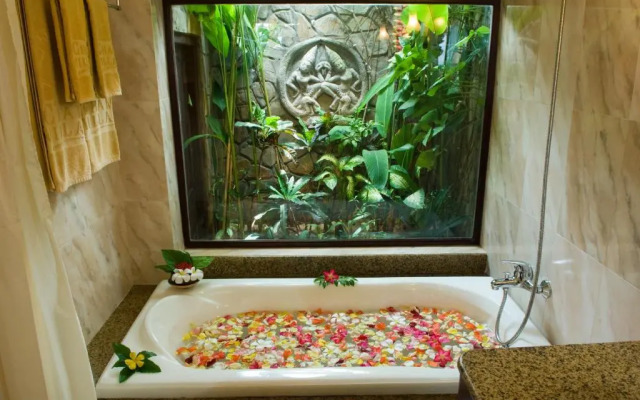 Cham Villas Boutique Luxury Resort