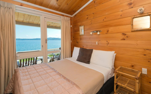 Oasis Beach Motel – Guest Rooms – Taupo
