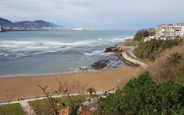 Cozy Yellow Home in Getxo