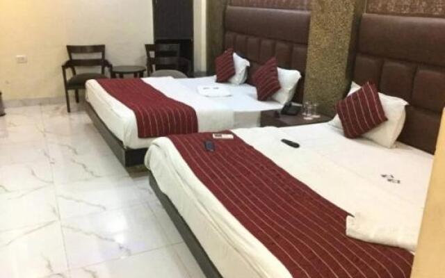 Hotel Priya Palace