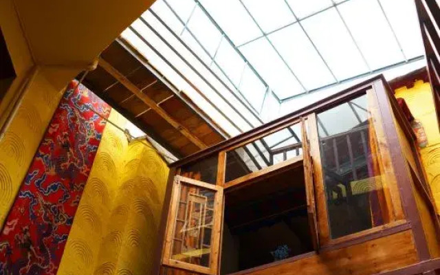 Tone · Chain · Poshtel (Lhasa Jokhang Temple Ancient City)