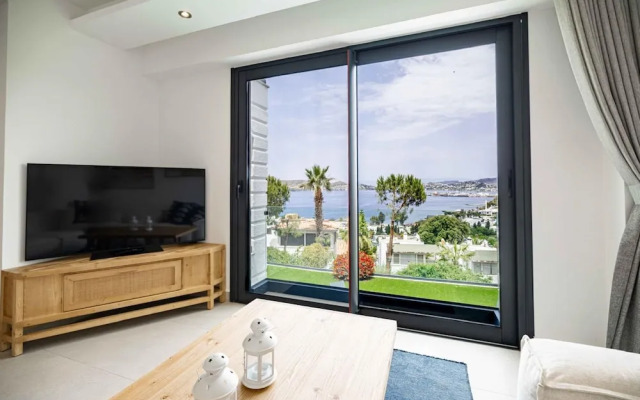 Stunning Villa With Private Pool and Luxuriest Views