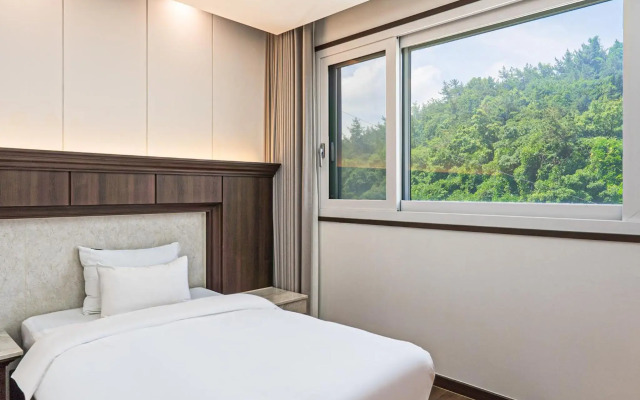 Hotel Demer