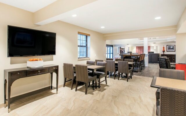 Best Western Plus Grand Castle Inn & Suites