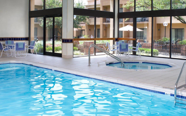 Courtyard by Marriott Cincinnati Blue Ash