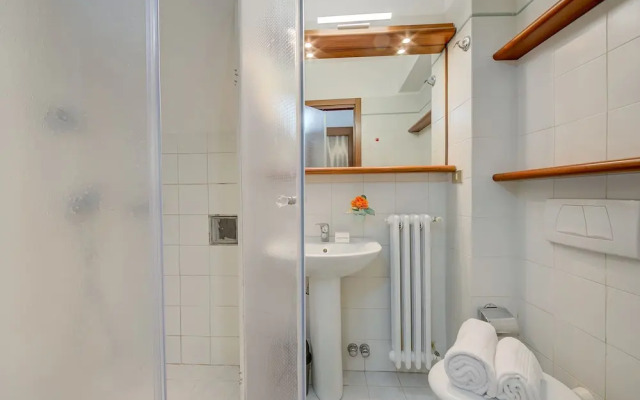 Leonardo House Garden Stresa Center