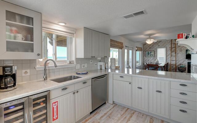 Pelican Sunrise     Lc13