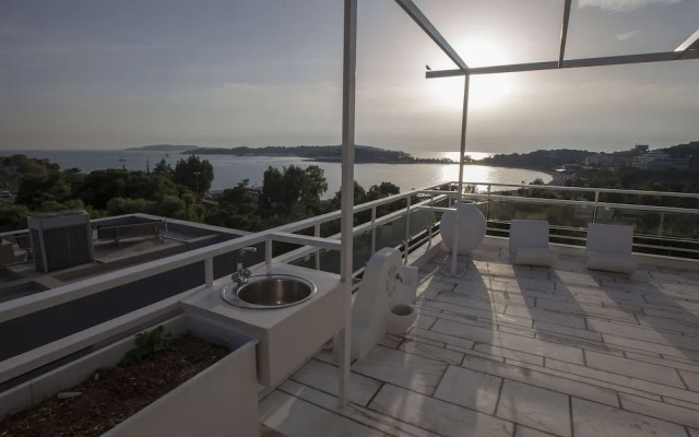 Luxury penthouse with stunning riviera view by GHH
