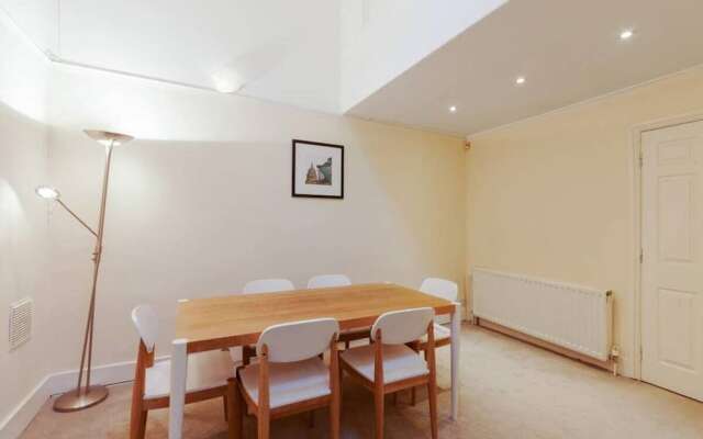 Spacious, Bright 3 Bed In South Kensington