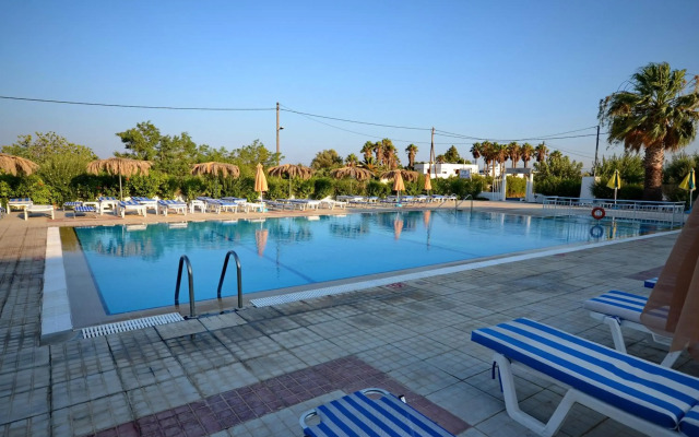 Nikos 2 Studios & Apartments