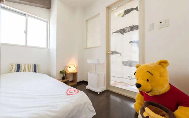 Yeah Room Zeus The Garden