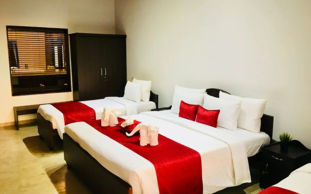 8 Plus  Villa