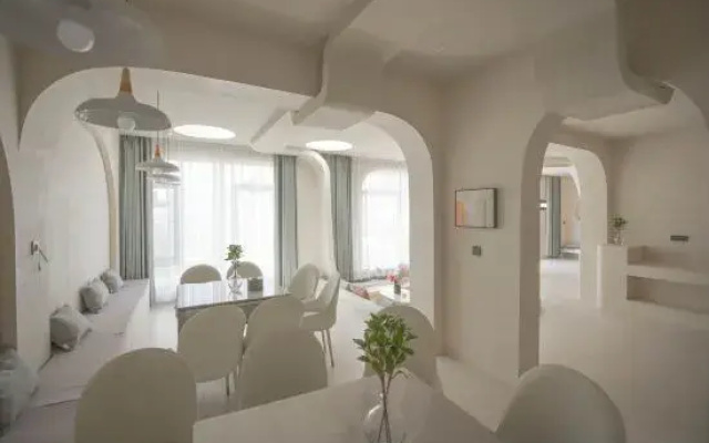 Zhaolan Light Luxury Vacation Homestay (Tekes Bagua City Store)