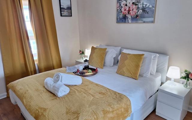 Birmingham - 2 Beds - Sleeps 3 - Free Parking