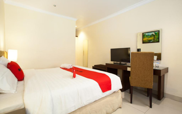 RedDoorz Premium @ Raya Nginden