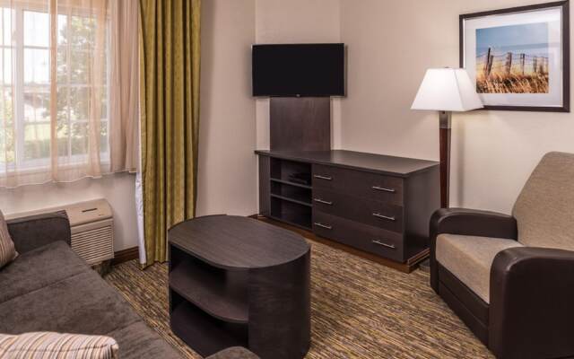 Candlewood Suites Kansas City-Overland Park