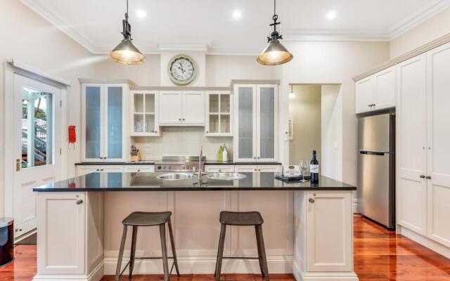 Grandview Accommodation - The Flaxley Apartments