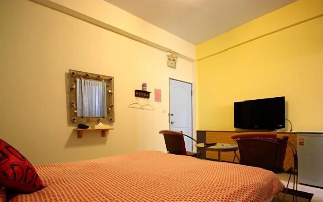 16 Alley Hostel