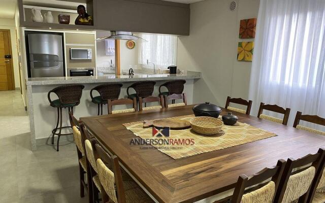 1083 - Apartamento com vista para o mar em Bombinhas