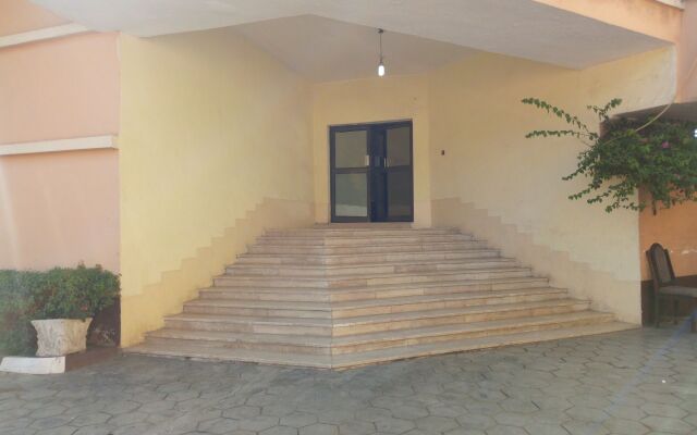 Feligold Royal Hotel