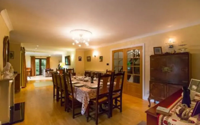 Host Stay Four Seasons