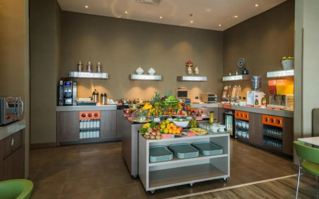 Hampton by Hilton Bogota Airport