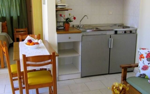 Marias Studios and Apartments